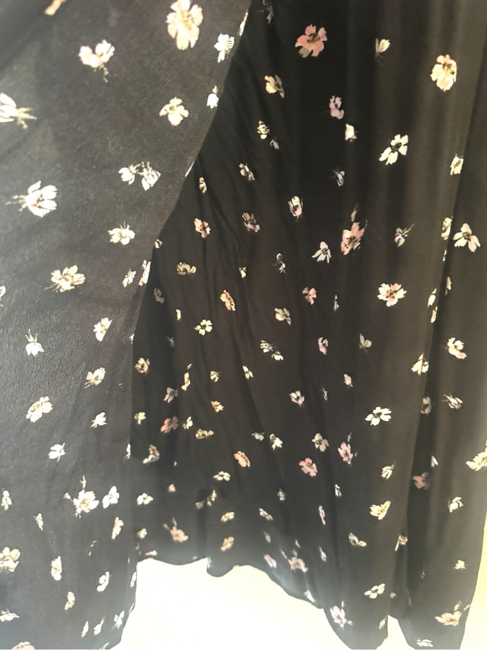 Gap Maternity Black Floral Smocked Waist Midi Dress Size Small - Picture 6 of 8